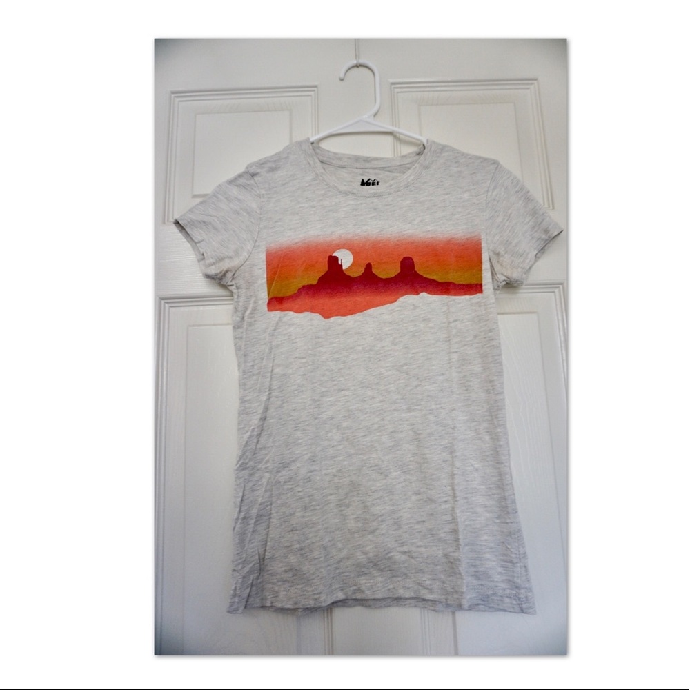REI t-shirt with sunset 🌅